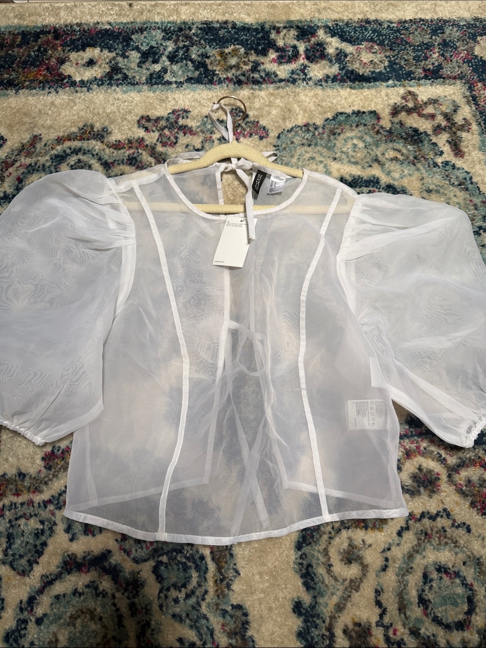 NWT H&M Sheer Puff Sleeve Crop Top - White size Medium - Picture 3 of 5